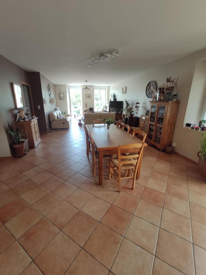Bienvenue Chez Joelle Et Andre Au 207 Bed & Breakfast Balaze ภายนอก รูปภาพ
